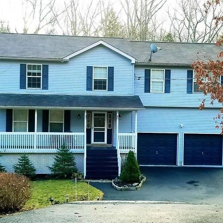 *Amenity-Filled Waterfront Oasis @Saw Creek Estates Near Waterfalls And Hiking* East Stroudsburg Dış mekan fotoğraf