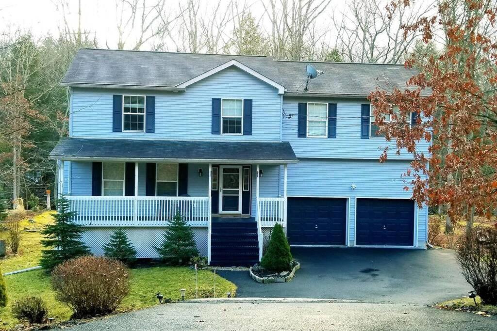*Amenity-Filled Waterfront Oasis @Saw Creek Estates Near Waterfalls And Hiking* East Stroudsburg Dış mekan fotoğraf
